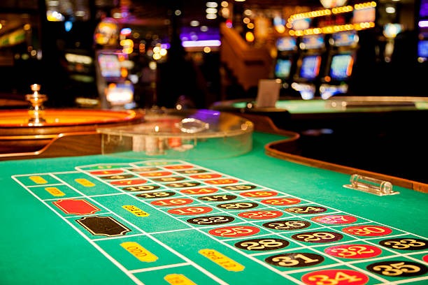 lamianbet app interface showing live casino tables and sportsbook menu